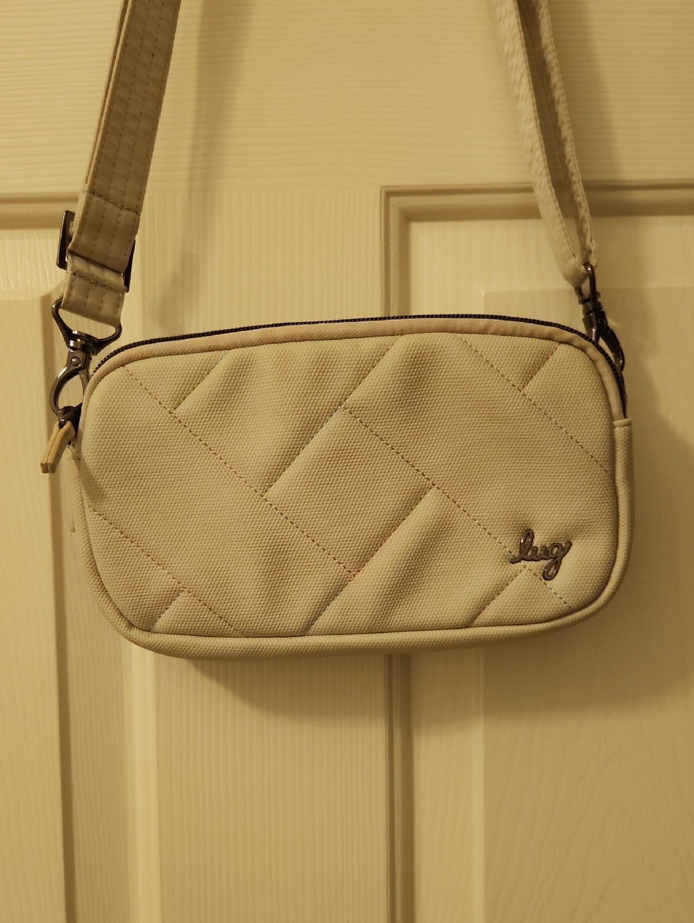 Lug - Couple XL Matte Luxe VL Convertable Crossbody Bag in Cream